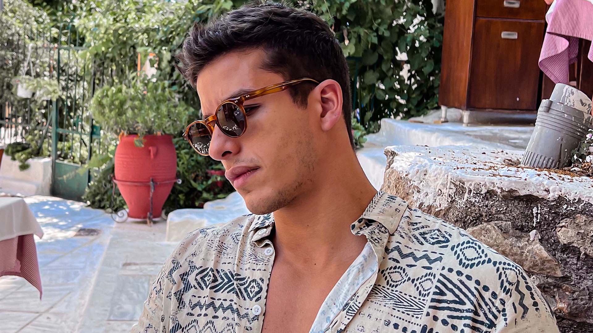 Ricky Tavares exibe as fotos de férias na Grécia