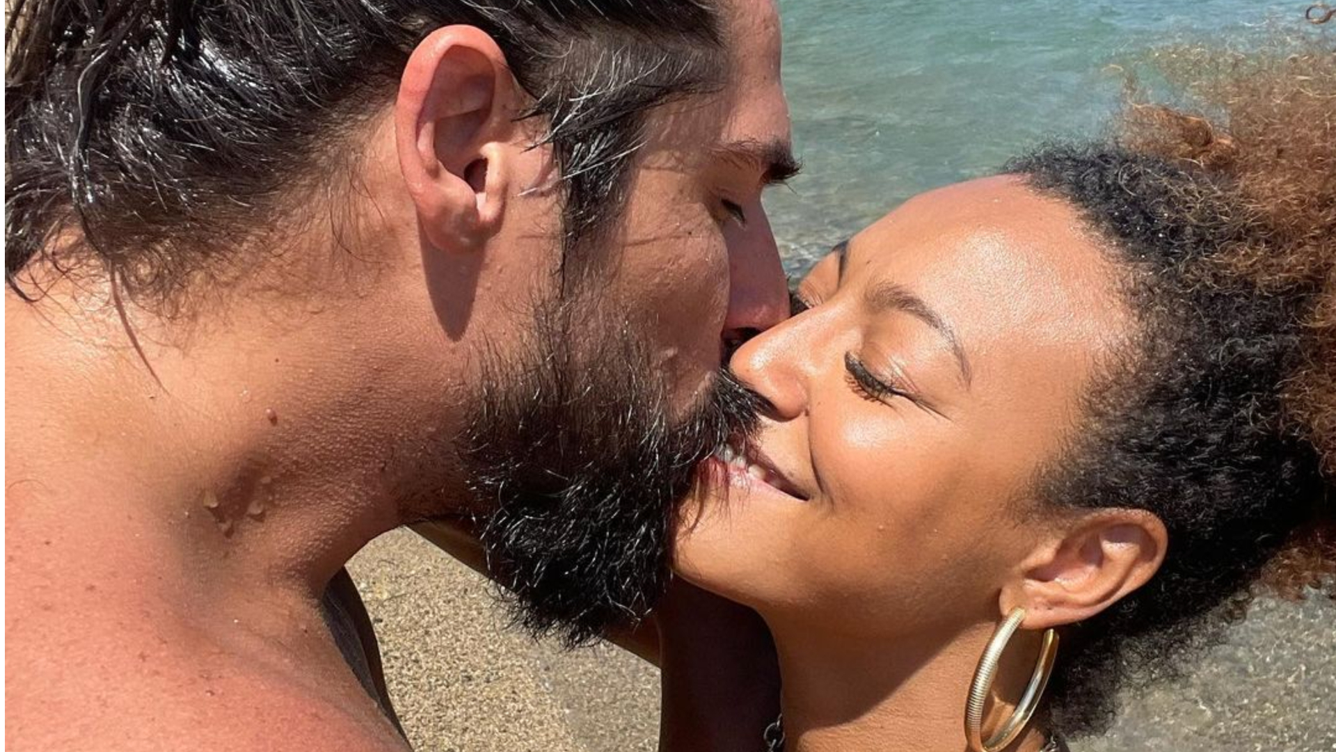 Sheron Menezzes rouba a cena em lua de mel com o marido em Mykonos
