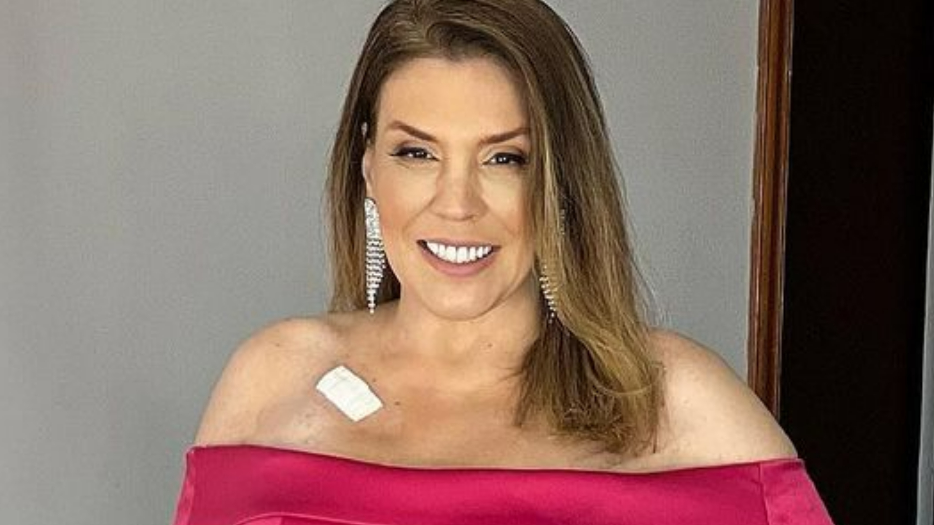 Simony retorna aos trabalhos após início do tratamento contra o câncer: ”Feliz de voltar a trabalhar”