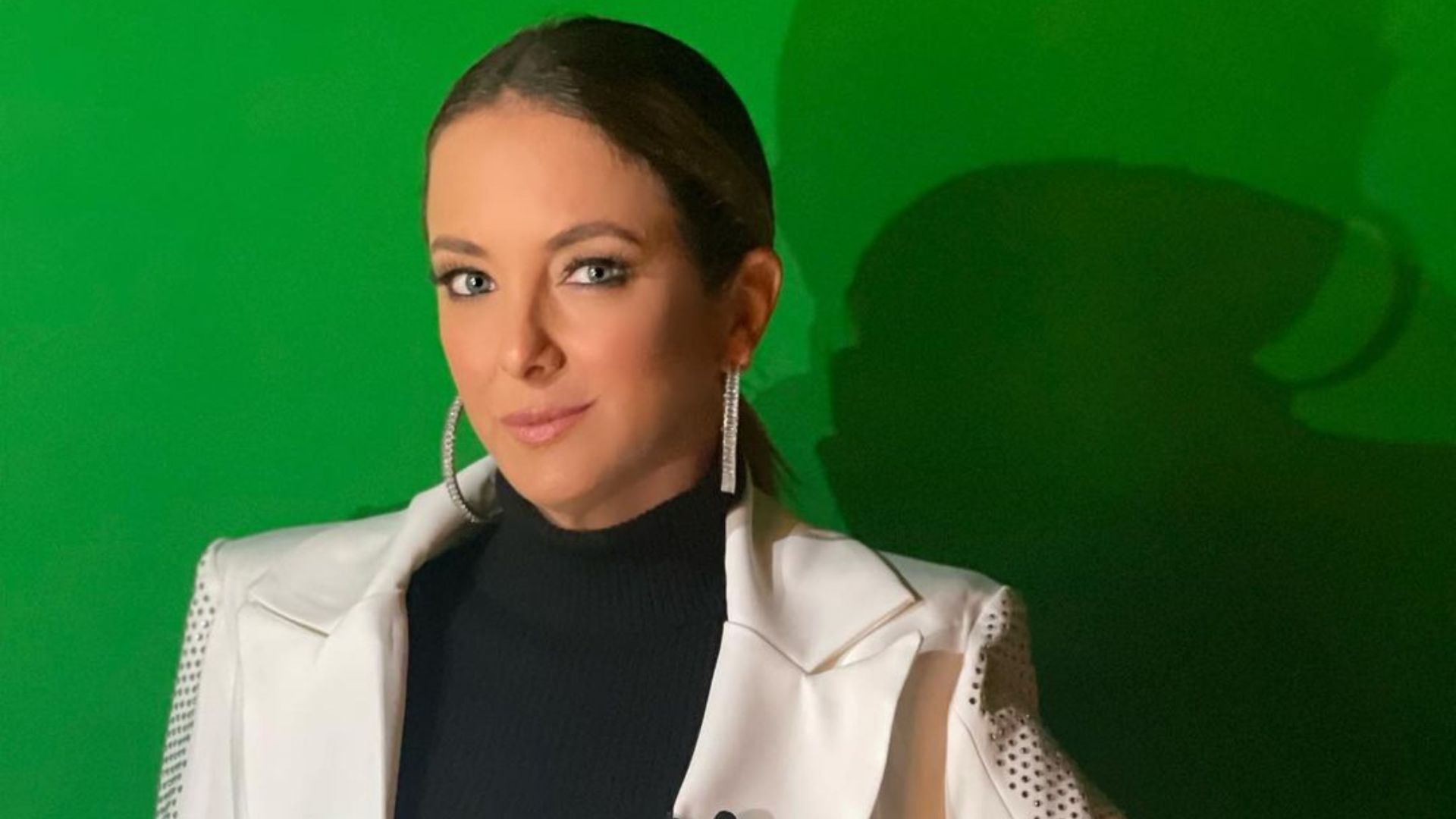 Ticiane Pinheiro elege look elegante para gravação: “Perfeita”