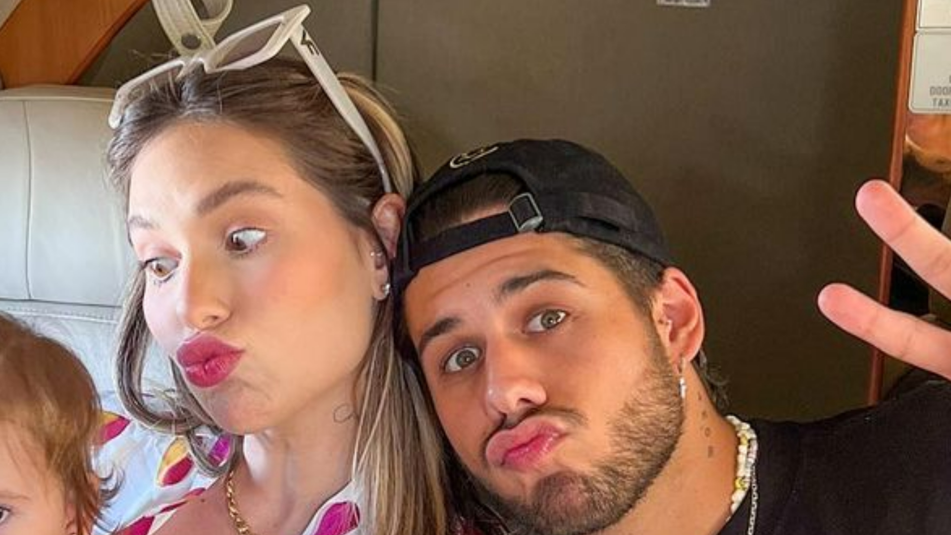 Virginia Fonseca e Zé Felipe embarcam com a filha para destino secreto: ”Mais uma viagem MUITO especial”