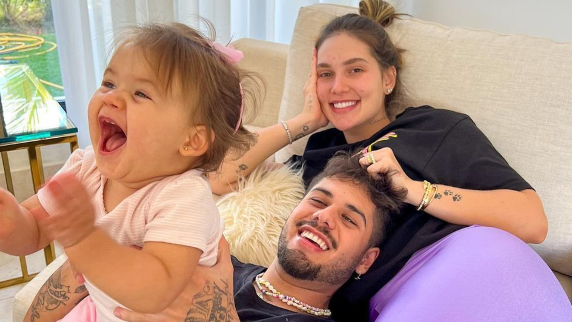 Filha de Virginia e Zé Felipe esbanja fofura em cavalinho: ”Treinando para andar na fazenda do vovô”