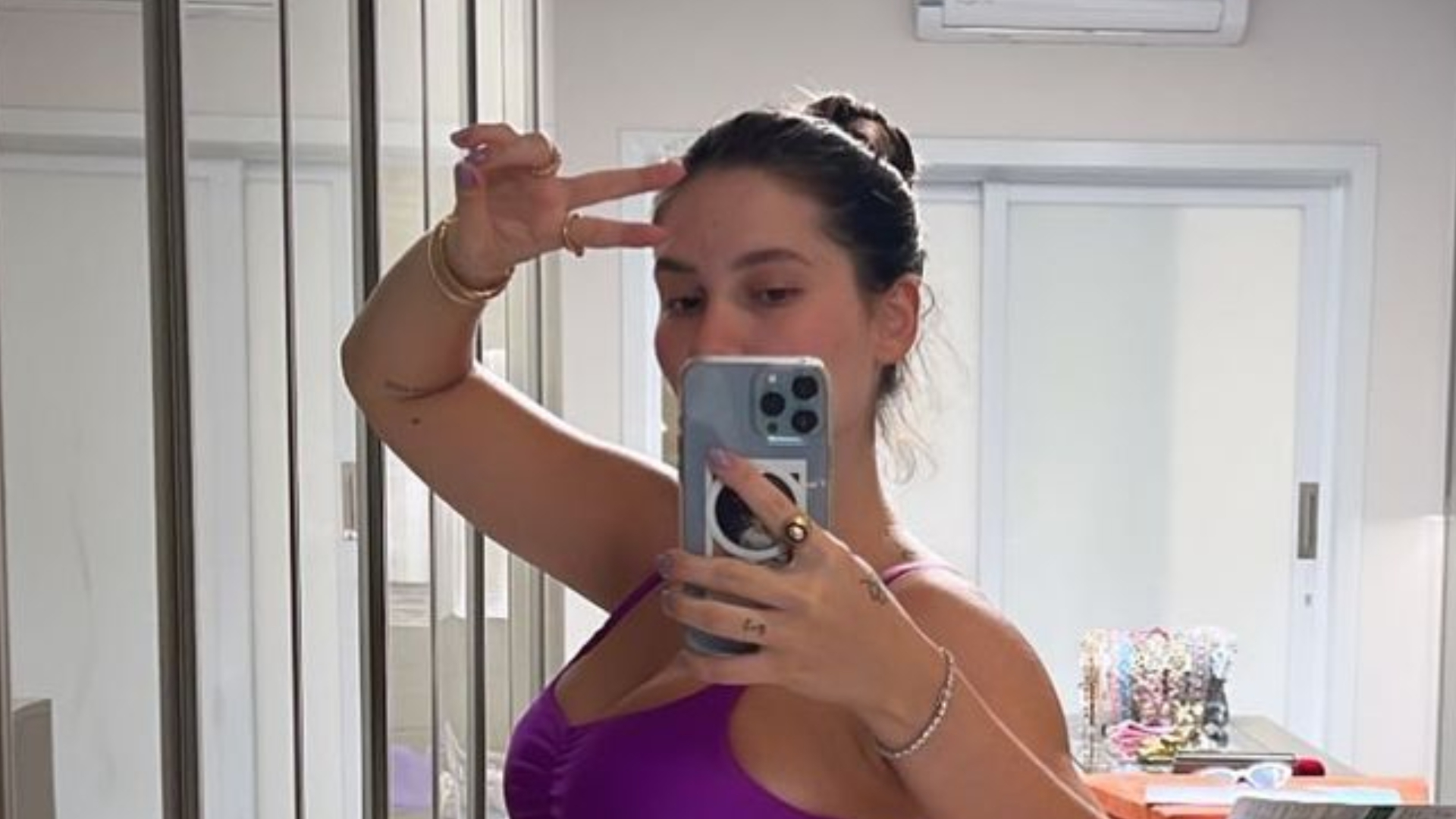 De look fitness, Virginia Fonseca exibe barriguinha da segunda gestação