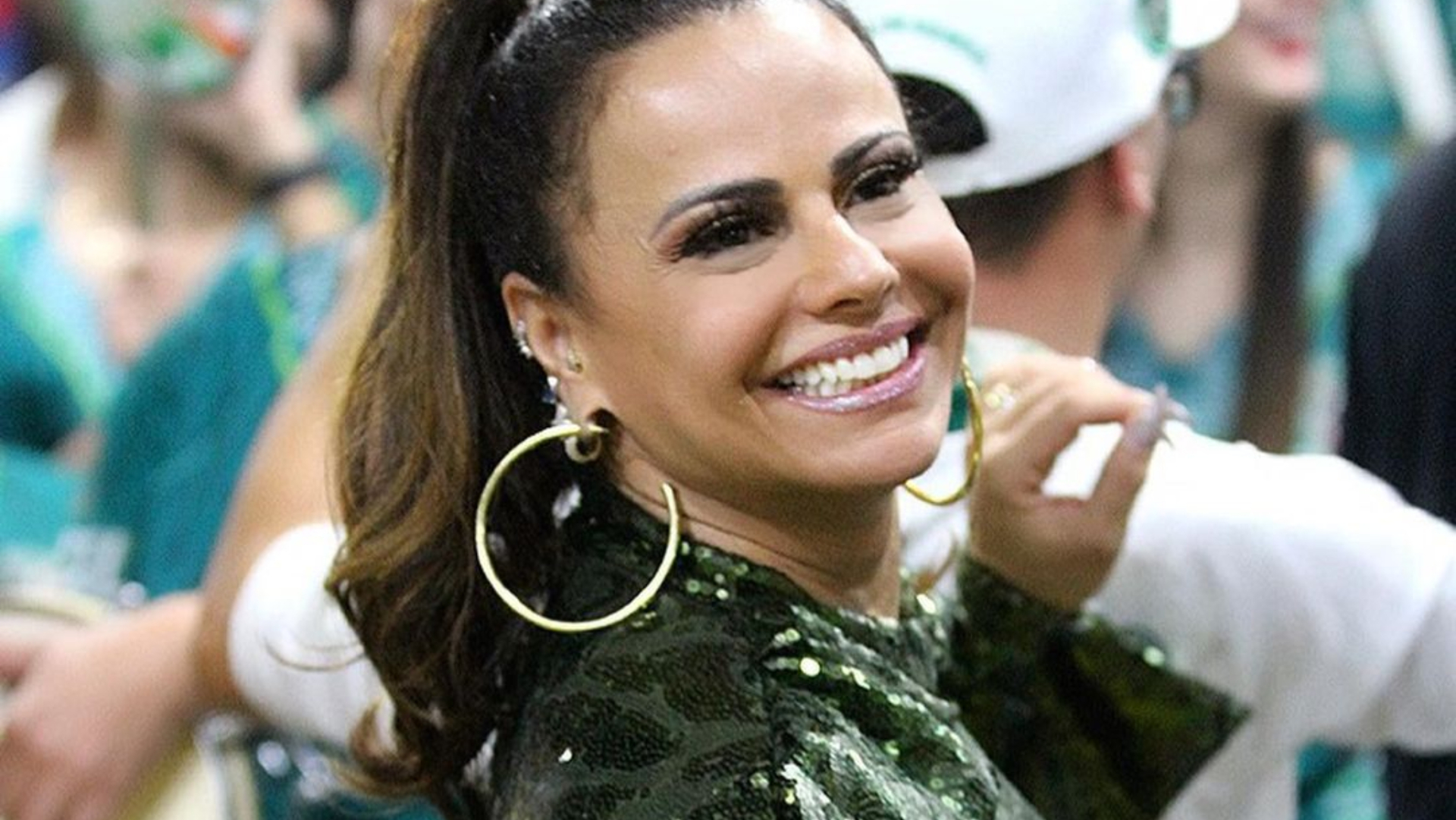 Viviane Araújo relembra corpaço exuberante em fotos de 2019