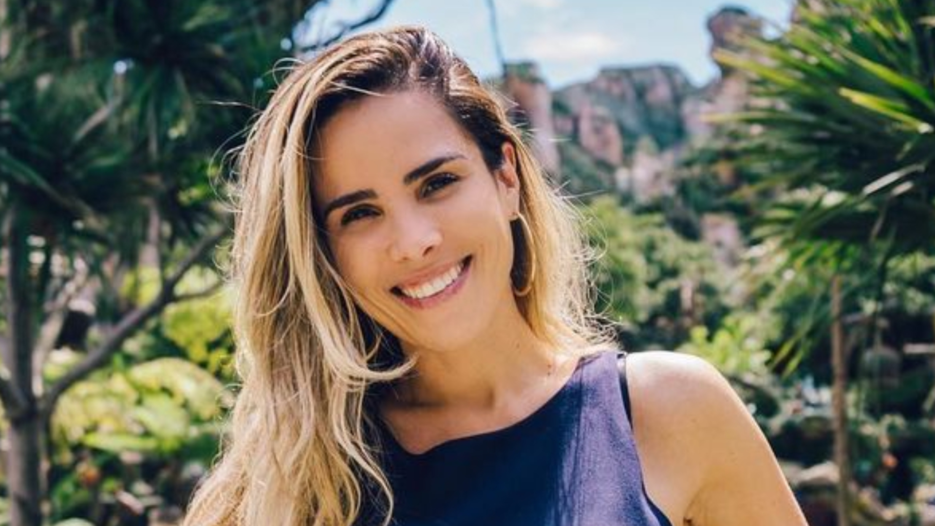 Nos EUA, Wanessa Camargo curte parque de diversão com os filhos
