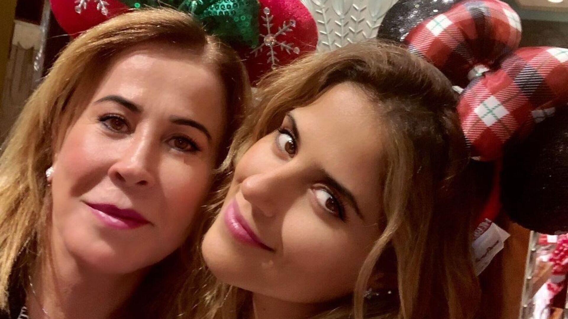 Após quatro anos, Zilu Camargo retorna à Disney com a filha: ”Só Deus sabe o quanto esperei”