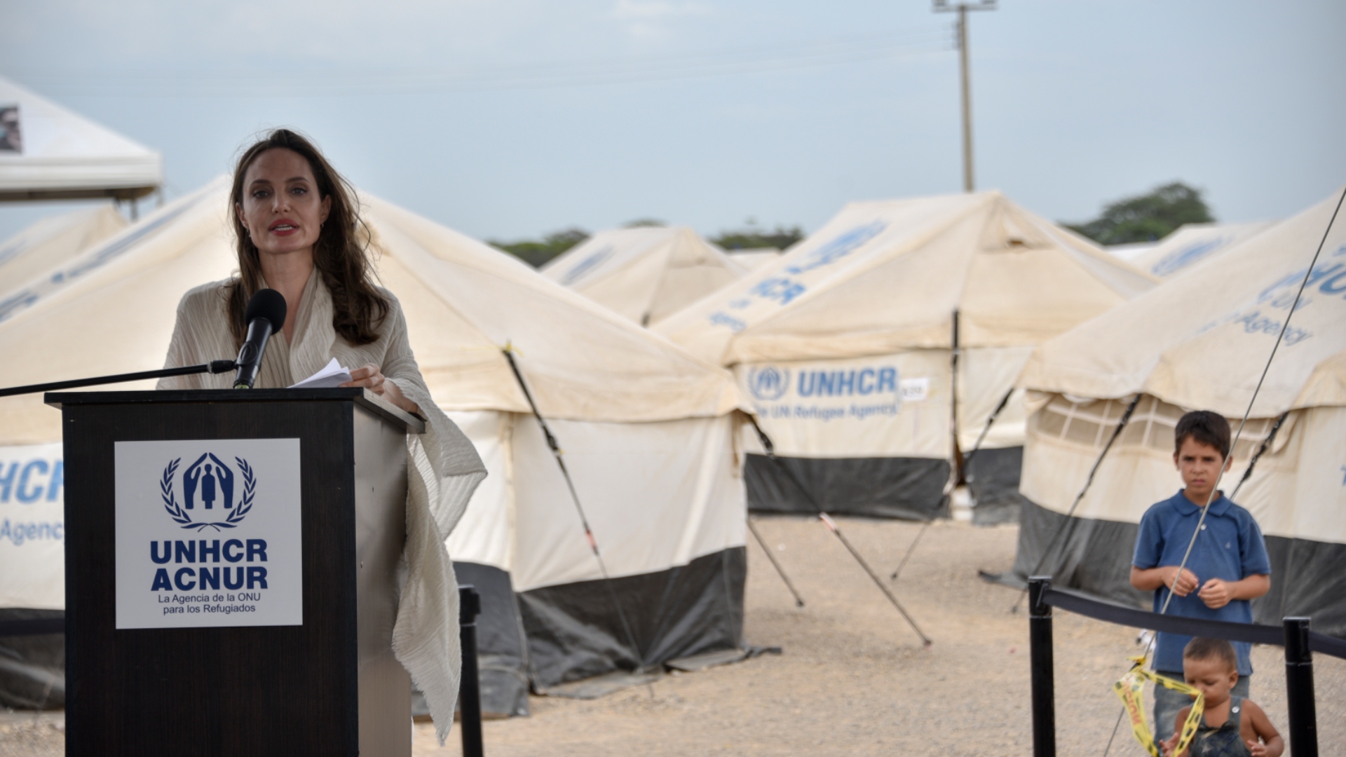 Angelina Jolie renuncia cargo da ONU depois de mais de 20 anos