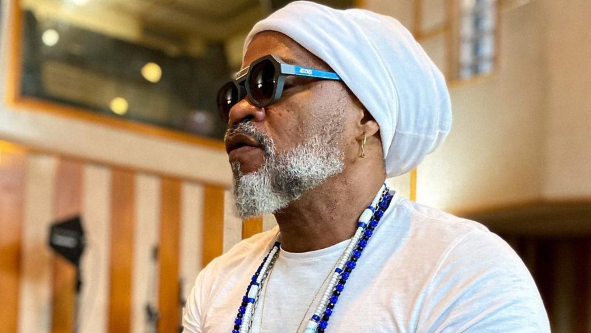 Carlinhos Brown faz desabafo na web: ”O que o povo afroascendente quer é paz”