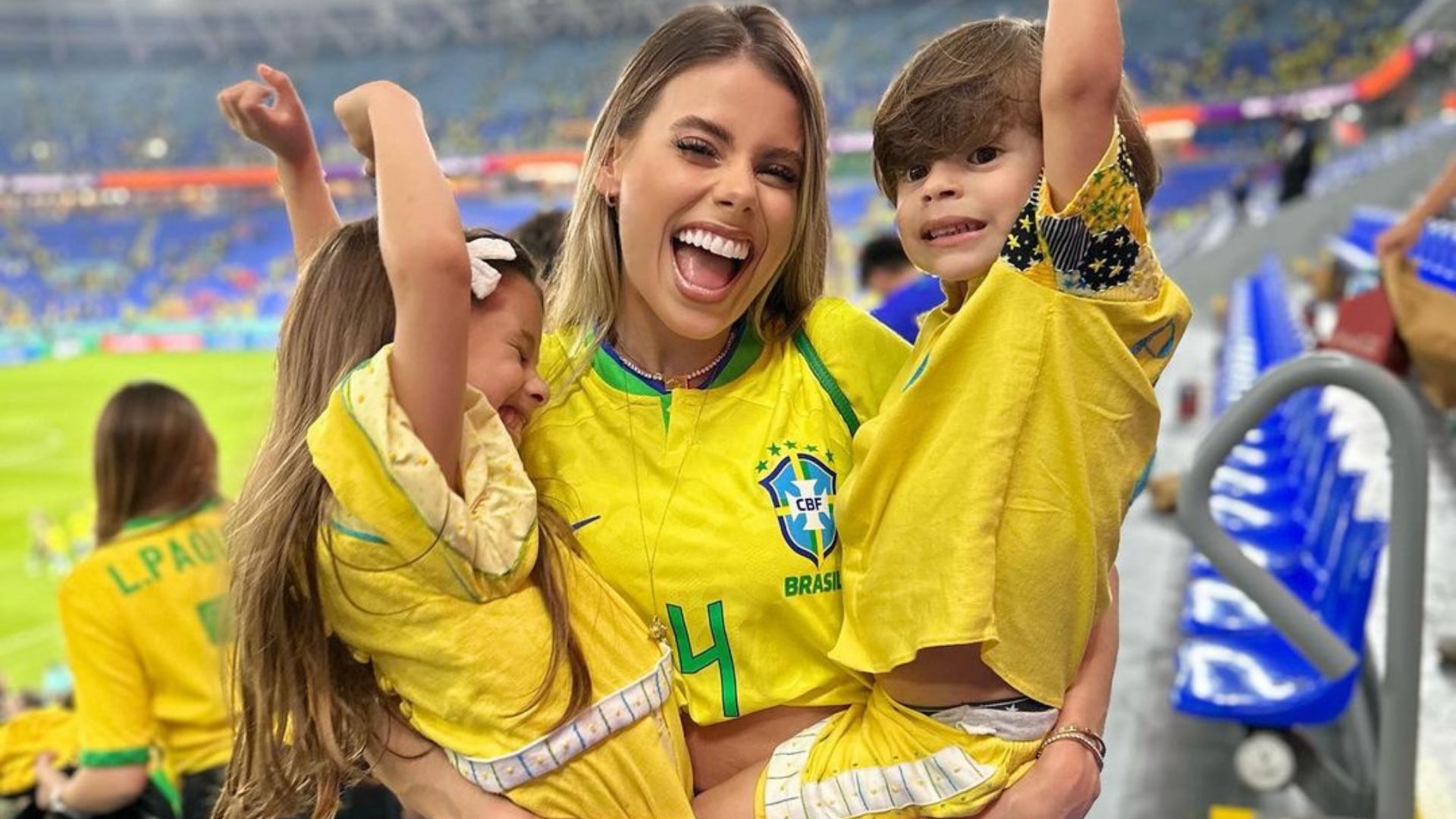 Esposa de Marquinhos, Carol Cabrino usa amuleto da sorte nos jogos da Seleção Brasileira