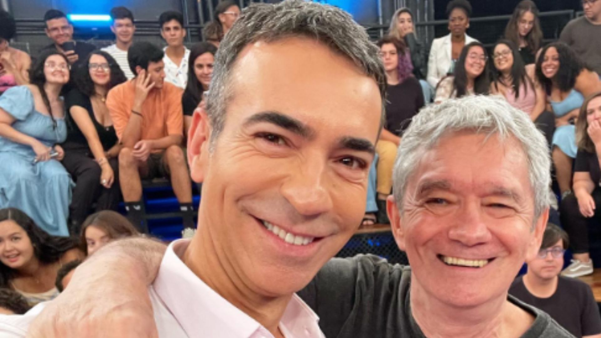 Cesar Tralli posa ao lado de Serginho Groisman e web reage: “Que dupla!”