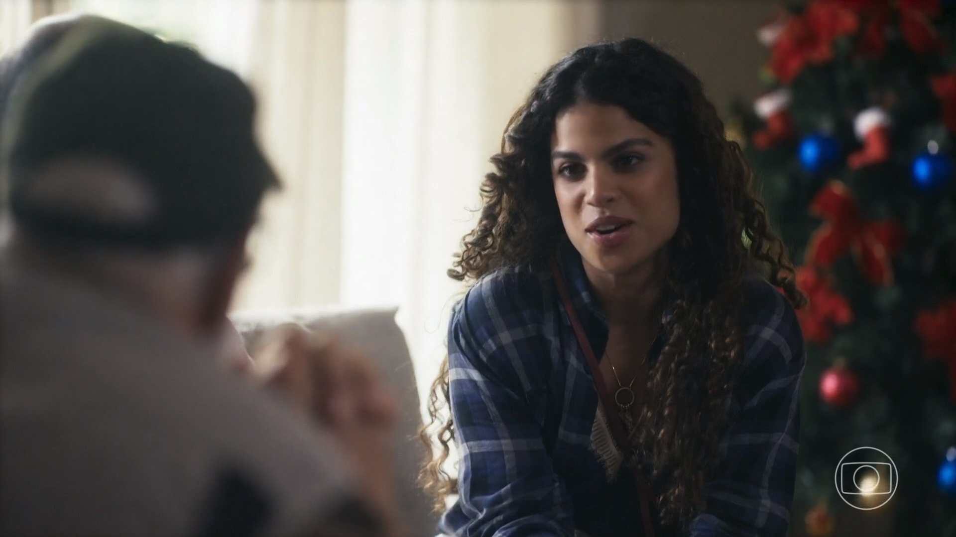 Quem é Bia de Travessia? Atriz é neta de veterana da TV e filha de cantor famoso