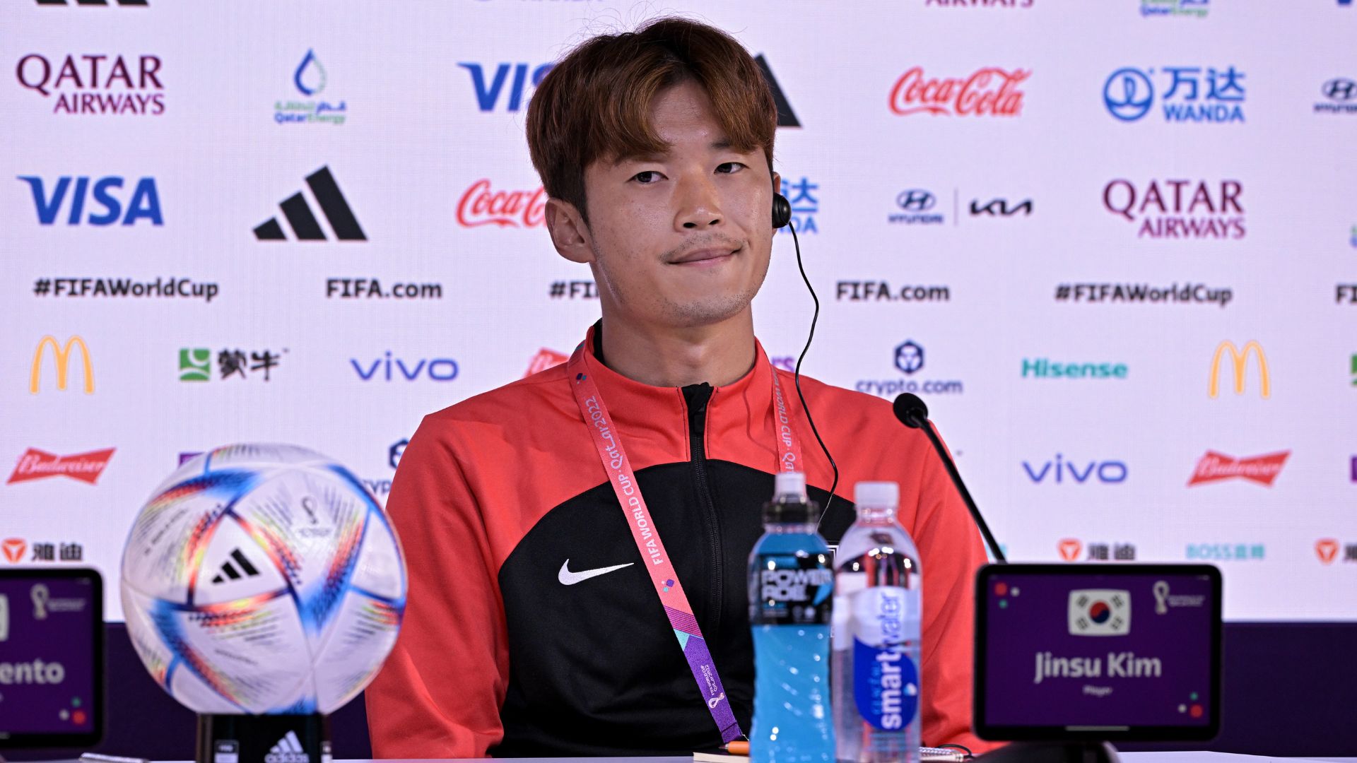 Coreia do Sul tem jogadores no serviço militar e craque gato campeão de pedidos de casamento