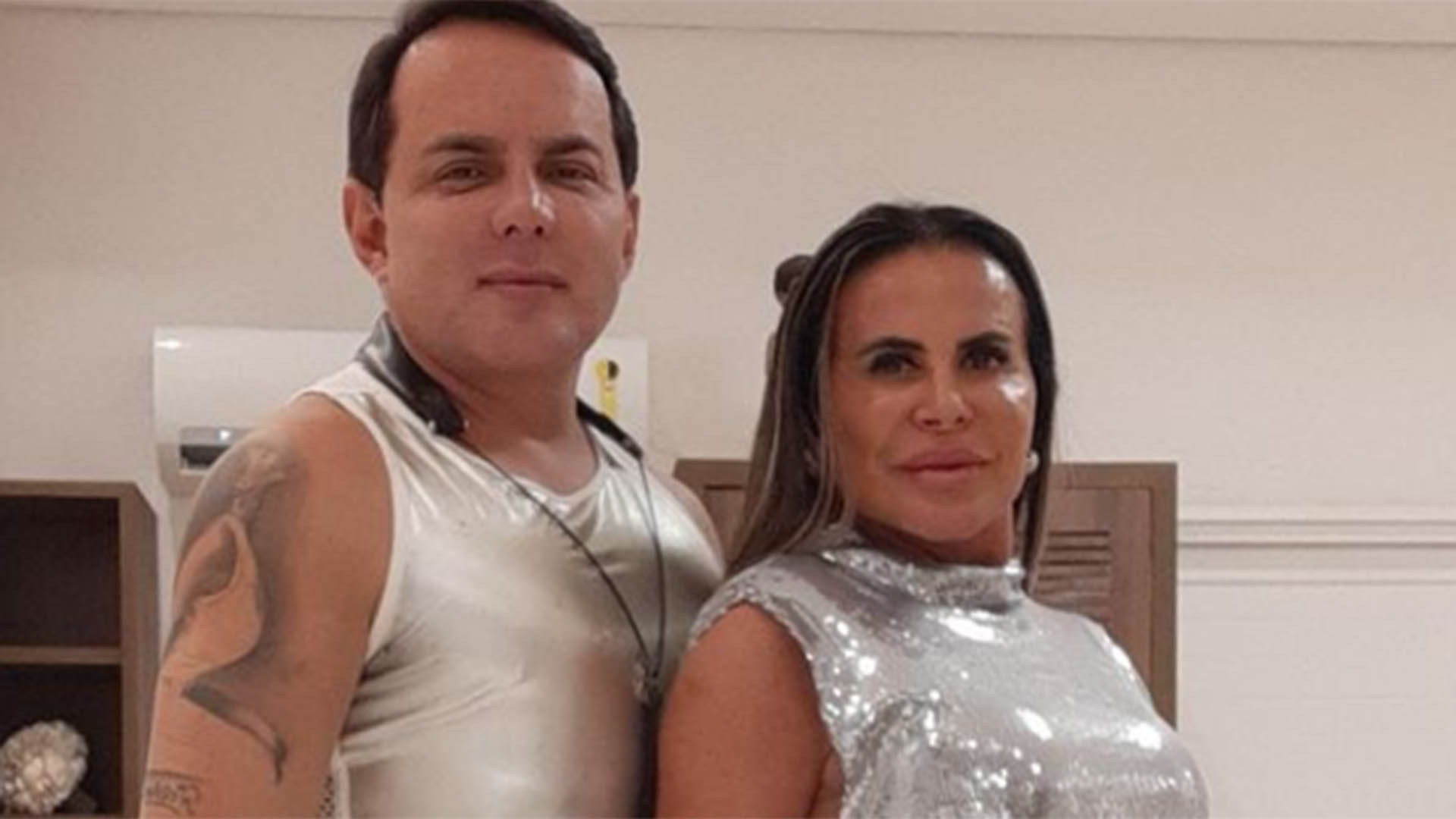 Gretchen rebate críticas após aparecer só de calcinha fio-dental: ‘Recalcadas’