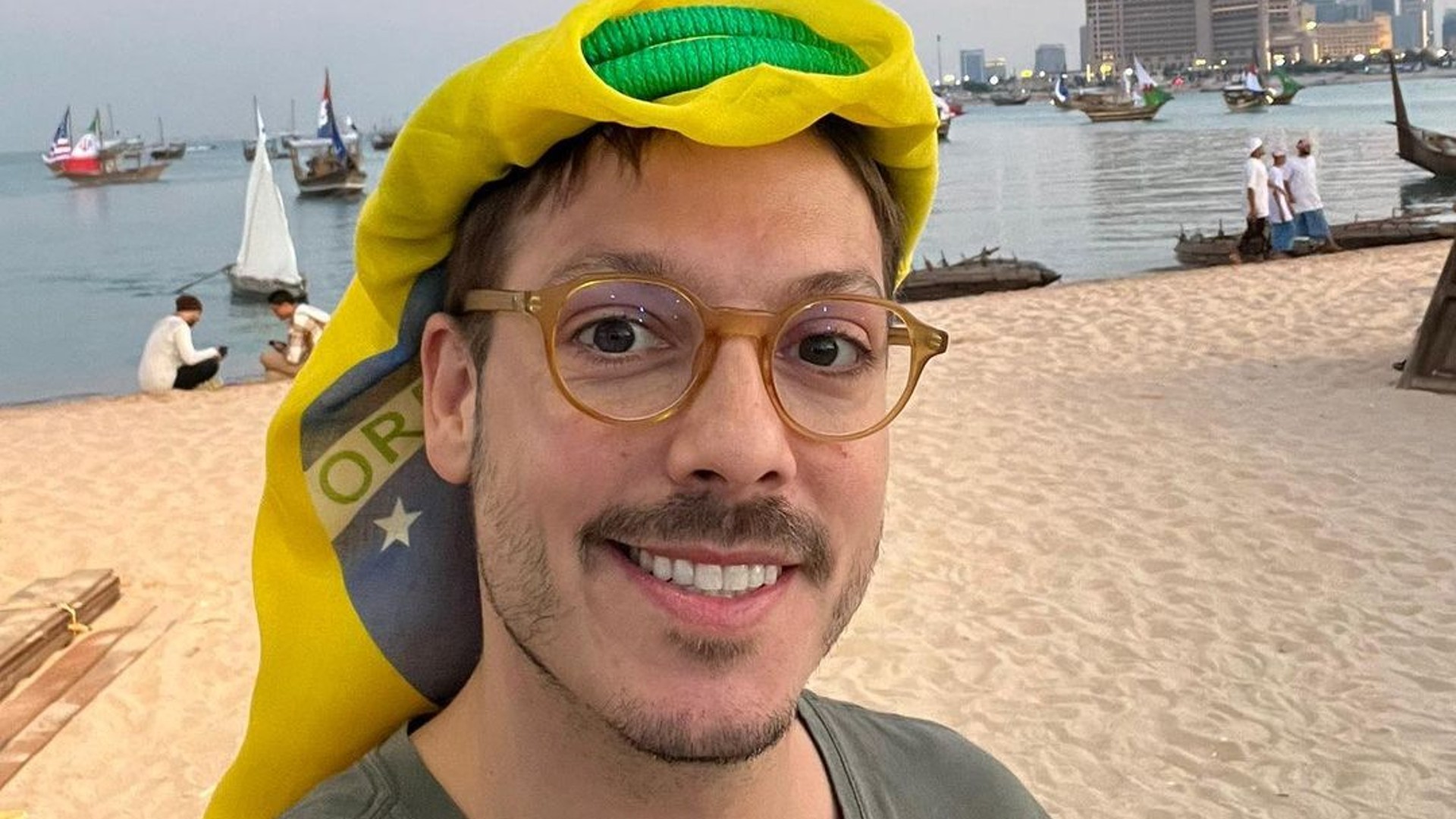 Fábio Porchat é pego pela polícia tendo relações sexuais no carro