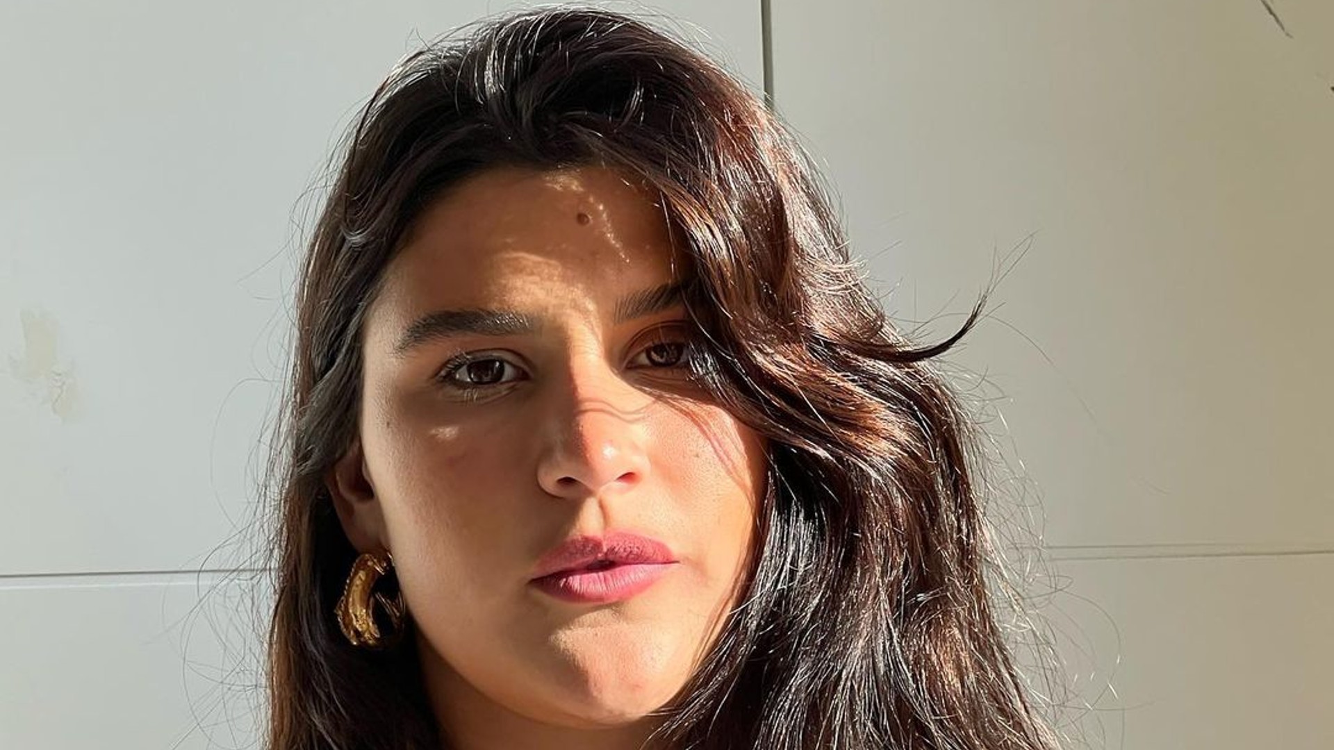 Filha de Flávia Alessandra desabafa após ser criticada por conta do corpo e comparada com a mãe