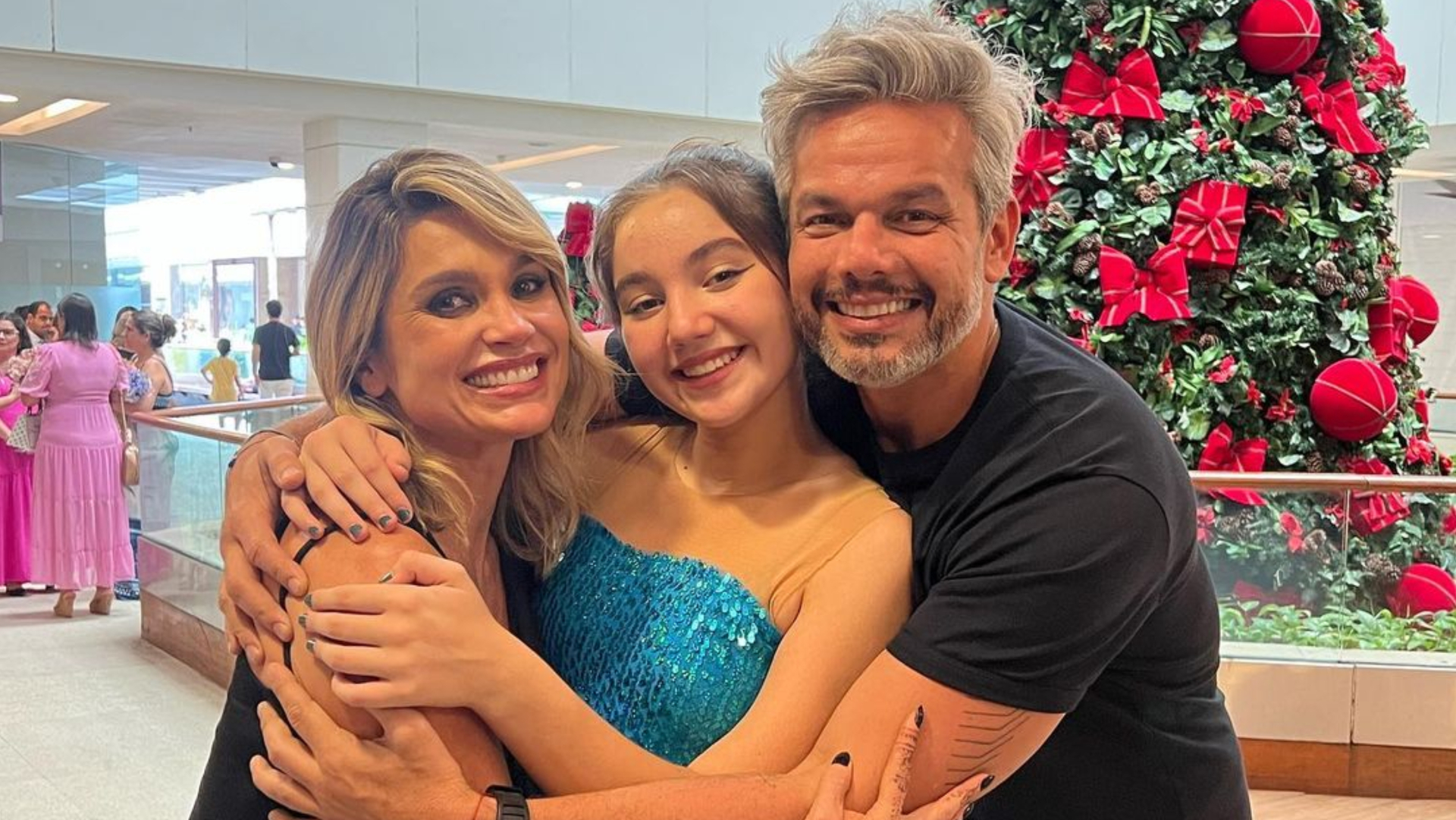 Filha de Flávia Alessandra e Otaviano Costa dá show em apresentação de dança: ”Cantou e encantou”