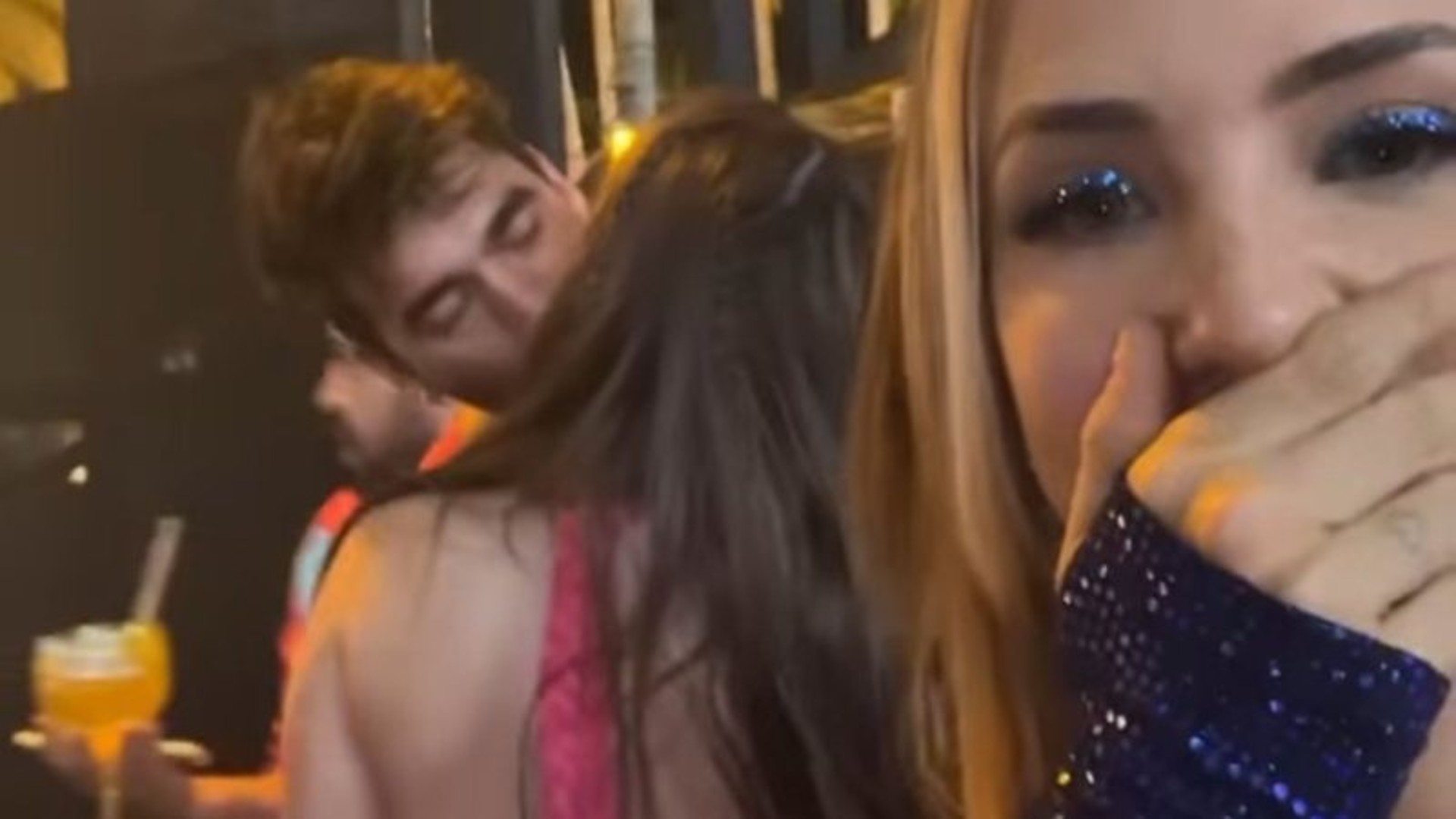 Gabi Martins flagra amiga aos beijos com seu ex-namorado, Gui Napolitano