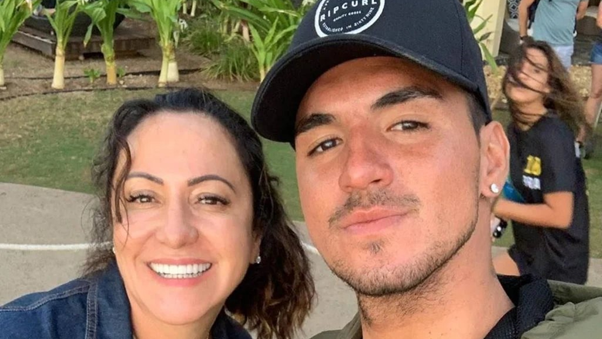 Por que Gabriel Medina se afastou da mãe? Entenda briga do surfista