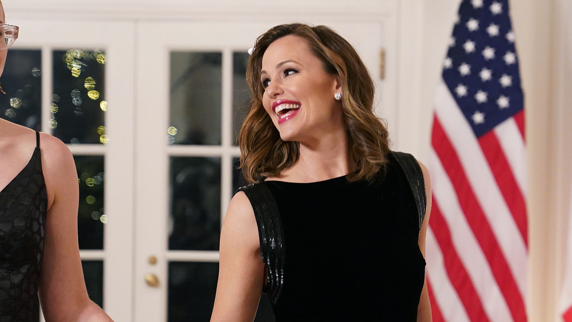 Jennifer Garner faz rara aparição com a filha de 17 anos