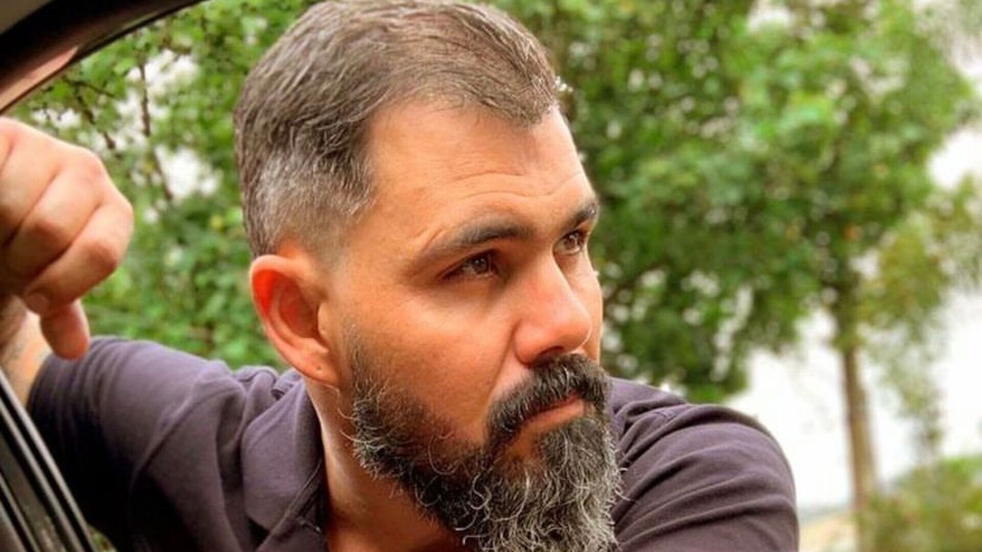 Juliano Cazarré dá atualização sobre estado de saúde da filha após transferência para o Rio de Janeiro