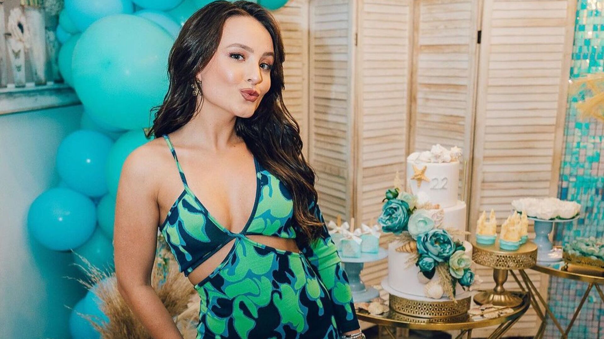 Em sua casa em Orlando, Larissa Manoela faz festão de aniversário: ”Comemorei”