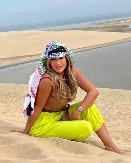 Apontada como nova madrasta de Neymar, Mariane Bernardi aproveita férias no Catar