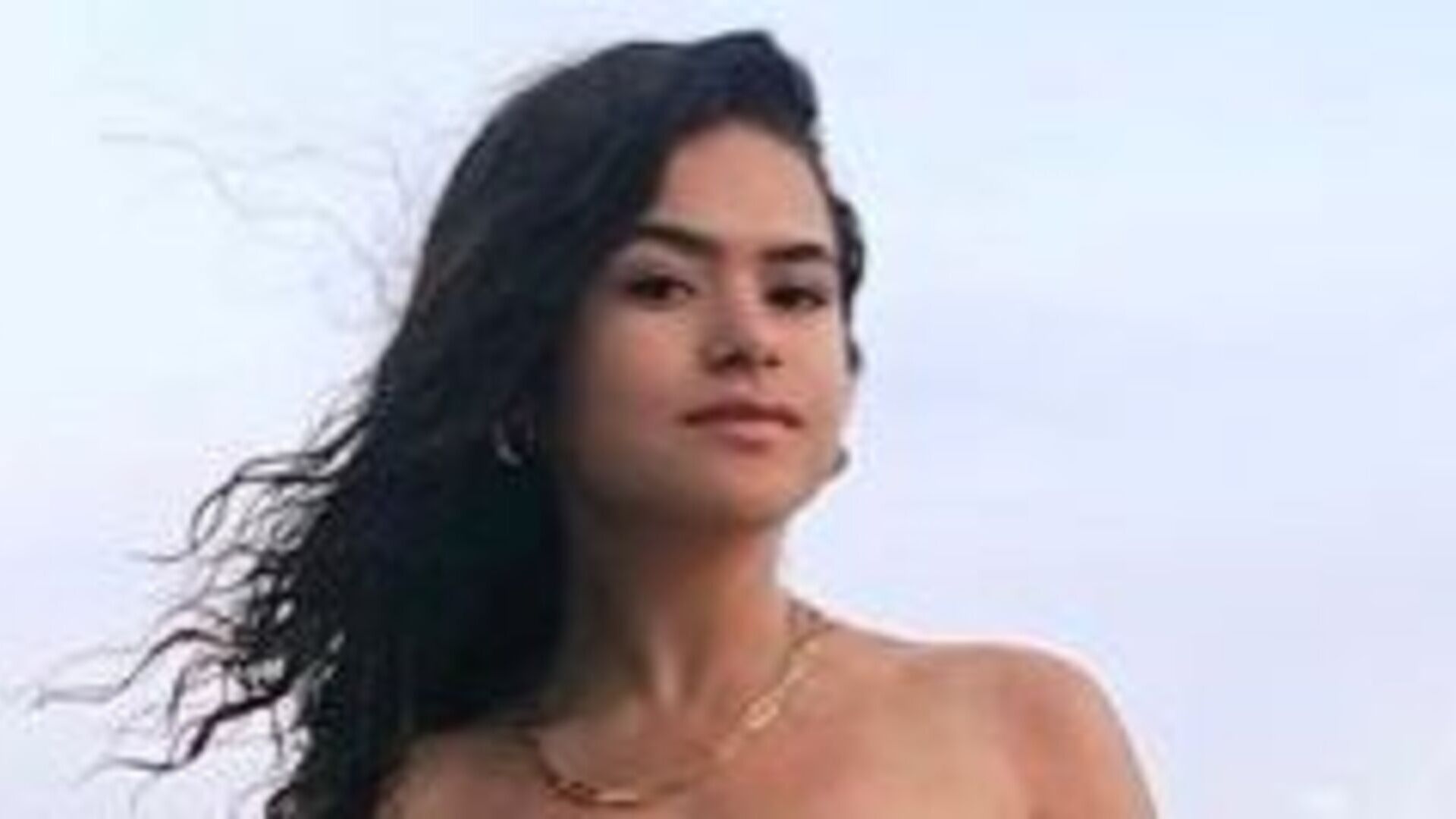 Maisa Silva exibe corpo escultural ao compartilhar TBT de viagem as Maldivas