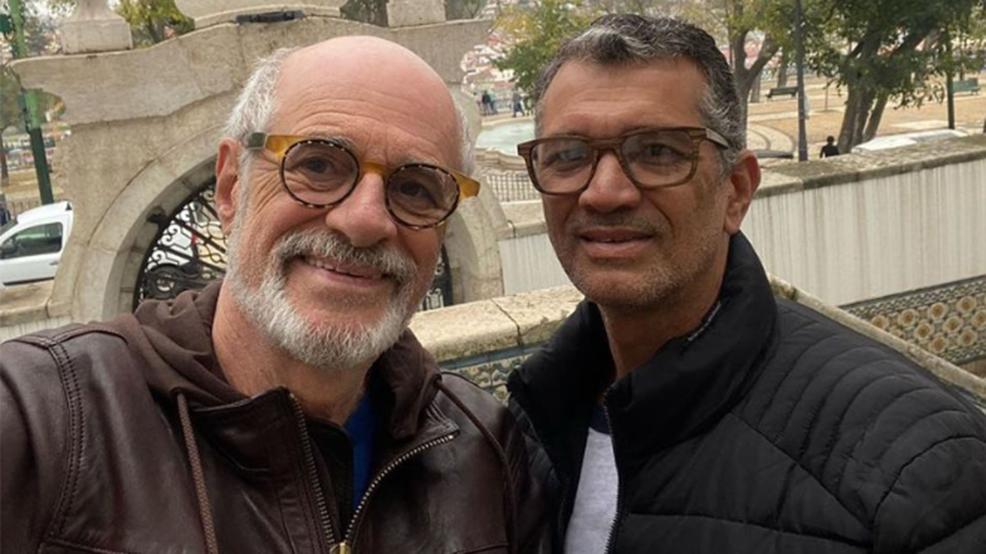 Marcos Caruso nega casamento e suposta troca de alianças em Lisboa