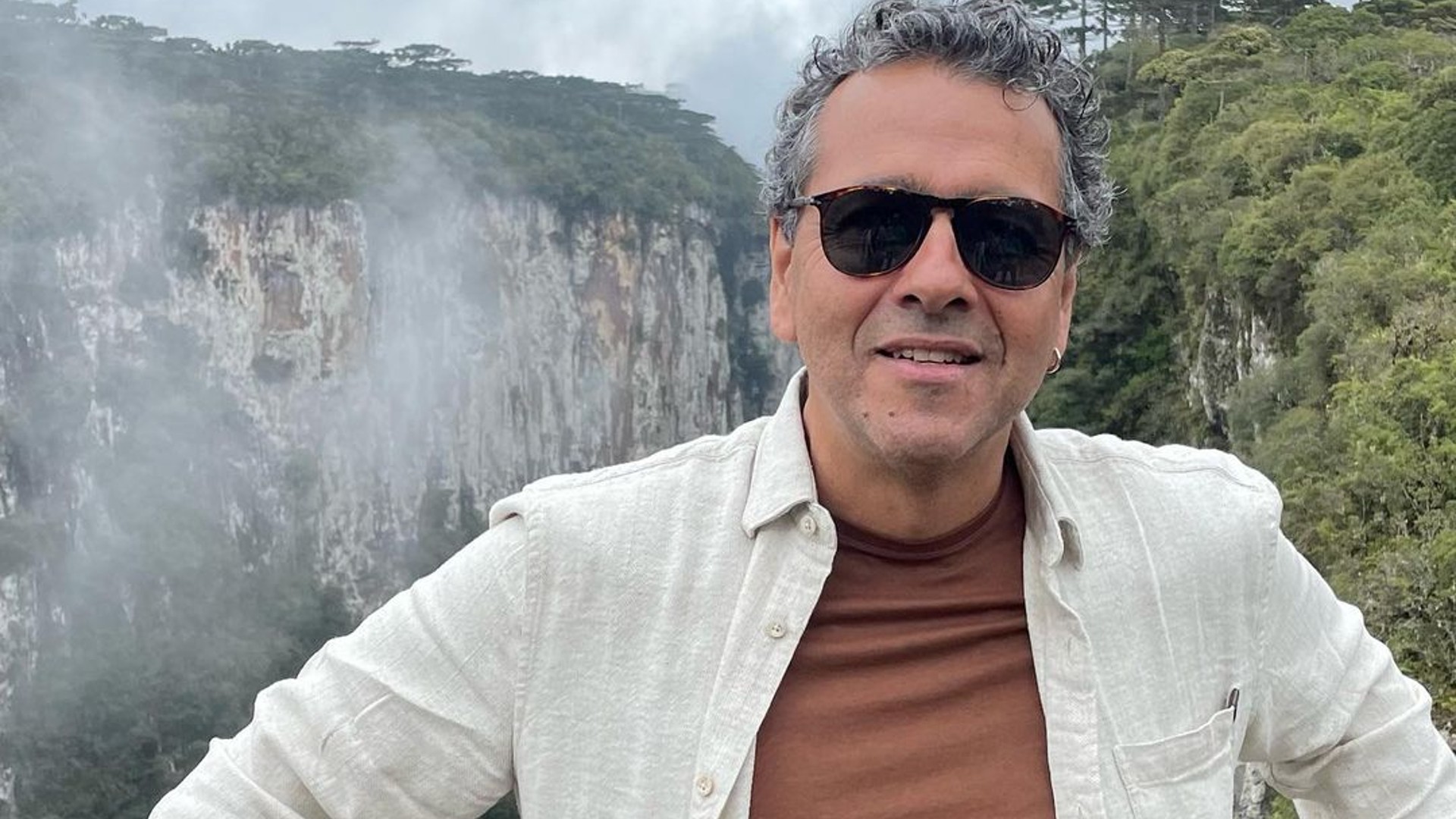 Ator Marcos Palmeira se pronuncia após ser vítima de golpe com remédio para próstata