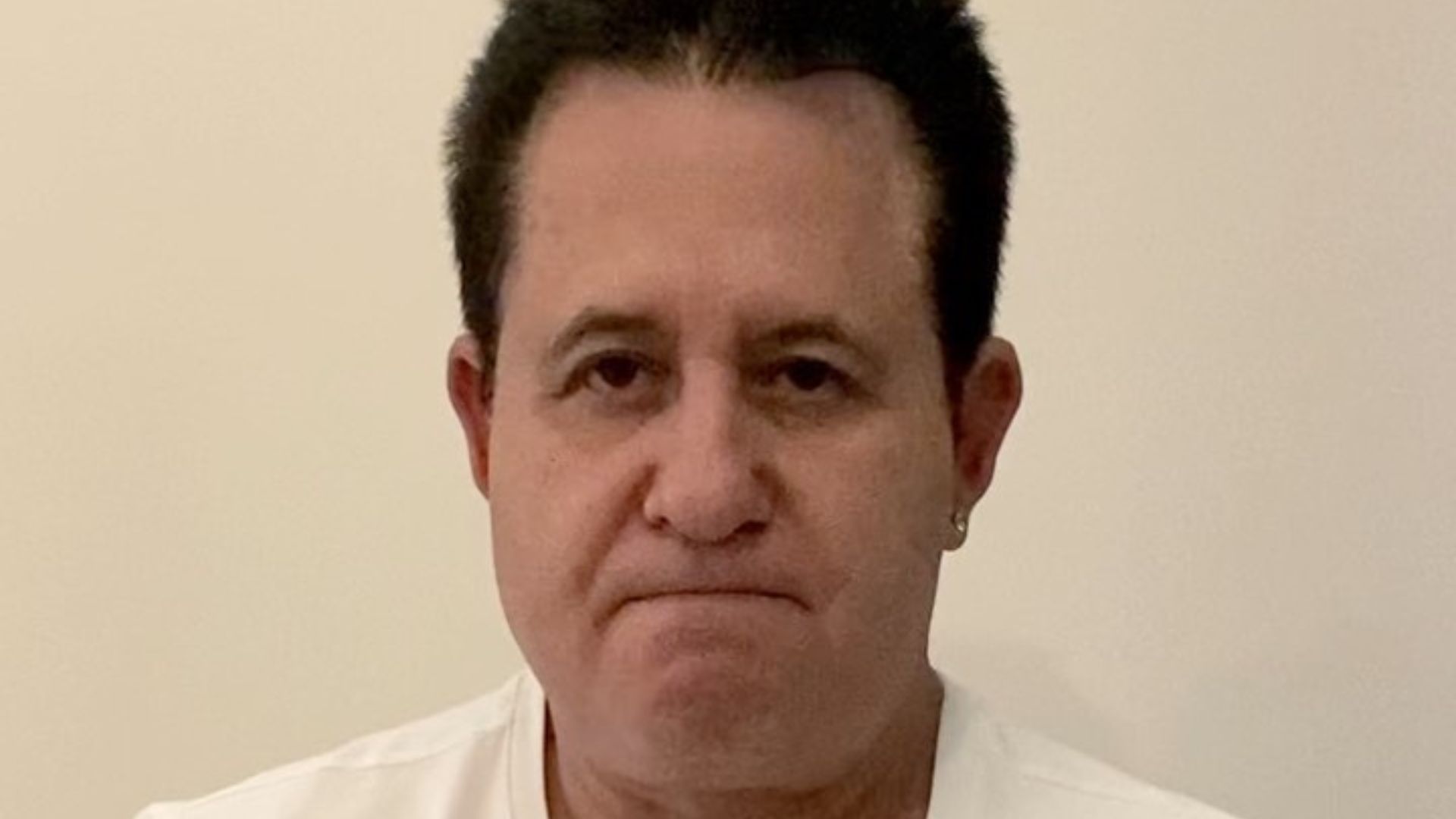 O que é esofagite? Entenda complicação que levou o cantor Marrone ao hospital
