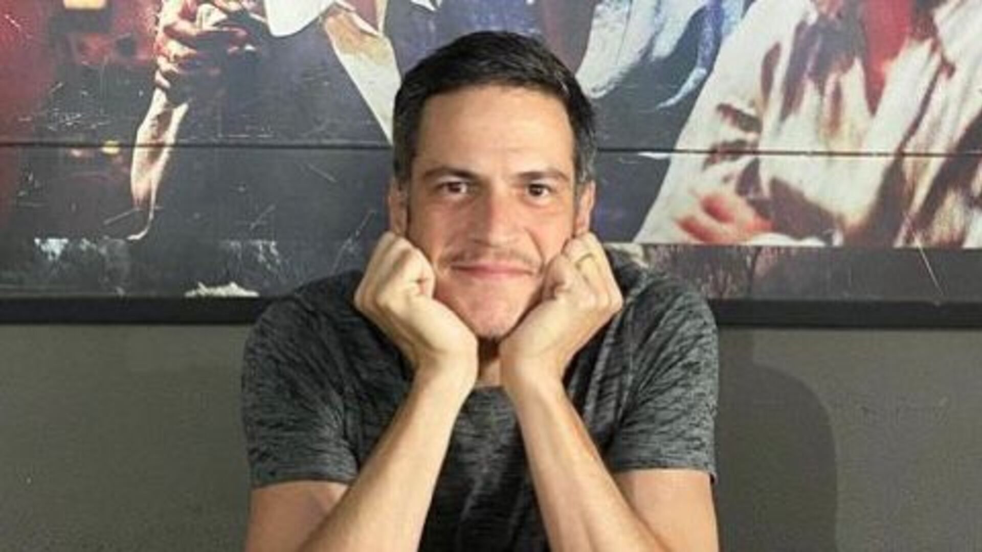Mateus Solano substitui Rodrigo Lombardi e será jurado no programa “The Masked Singer Brasil”