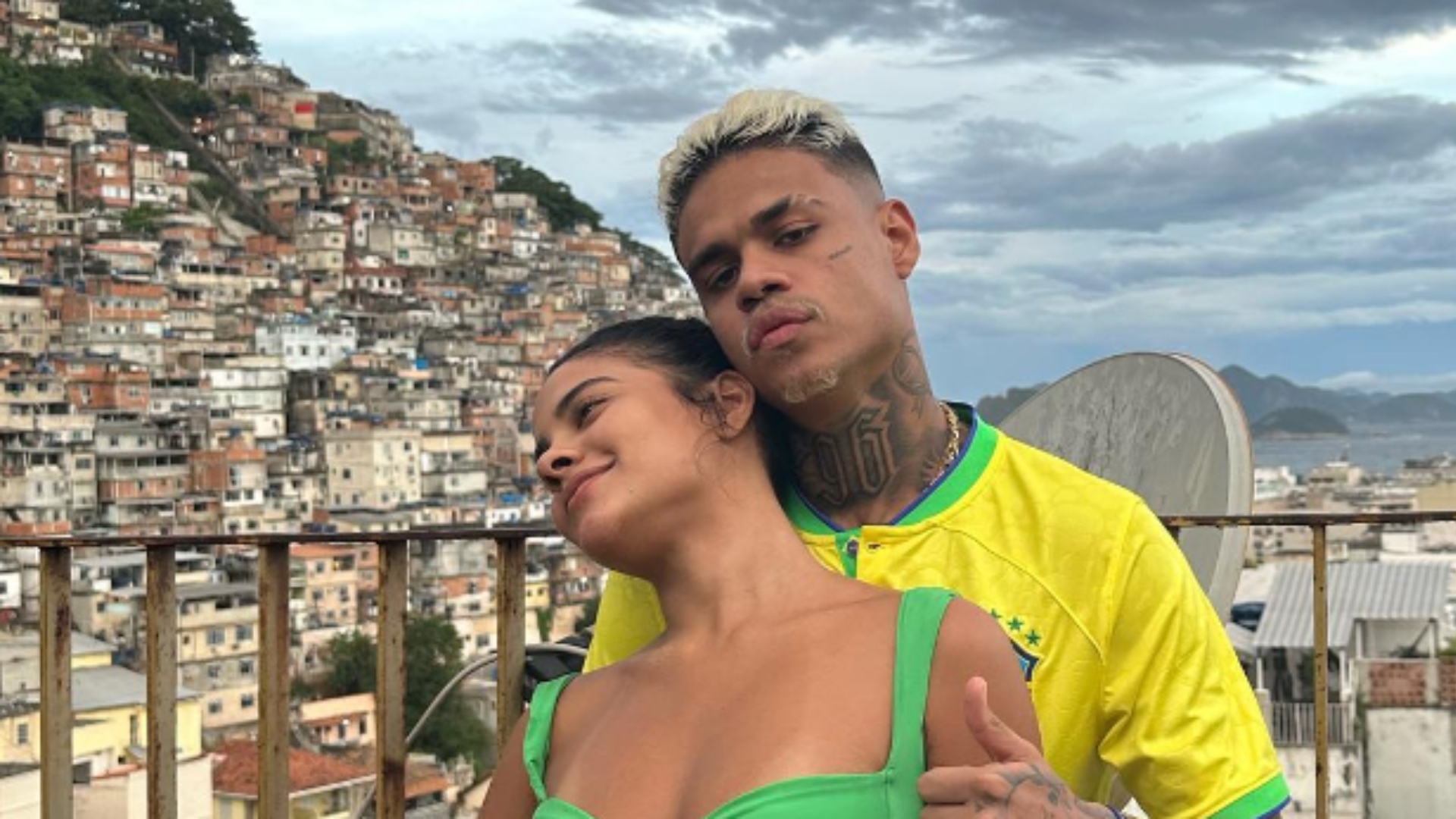 MC Cabelinho encanta internet com declaração para Bella Campos