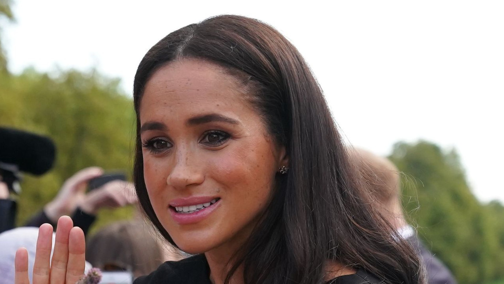 Meghan Markle expõe ataques pessoais em podcast: “O que você não fez para me enterrar?”