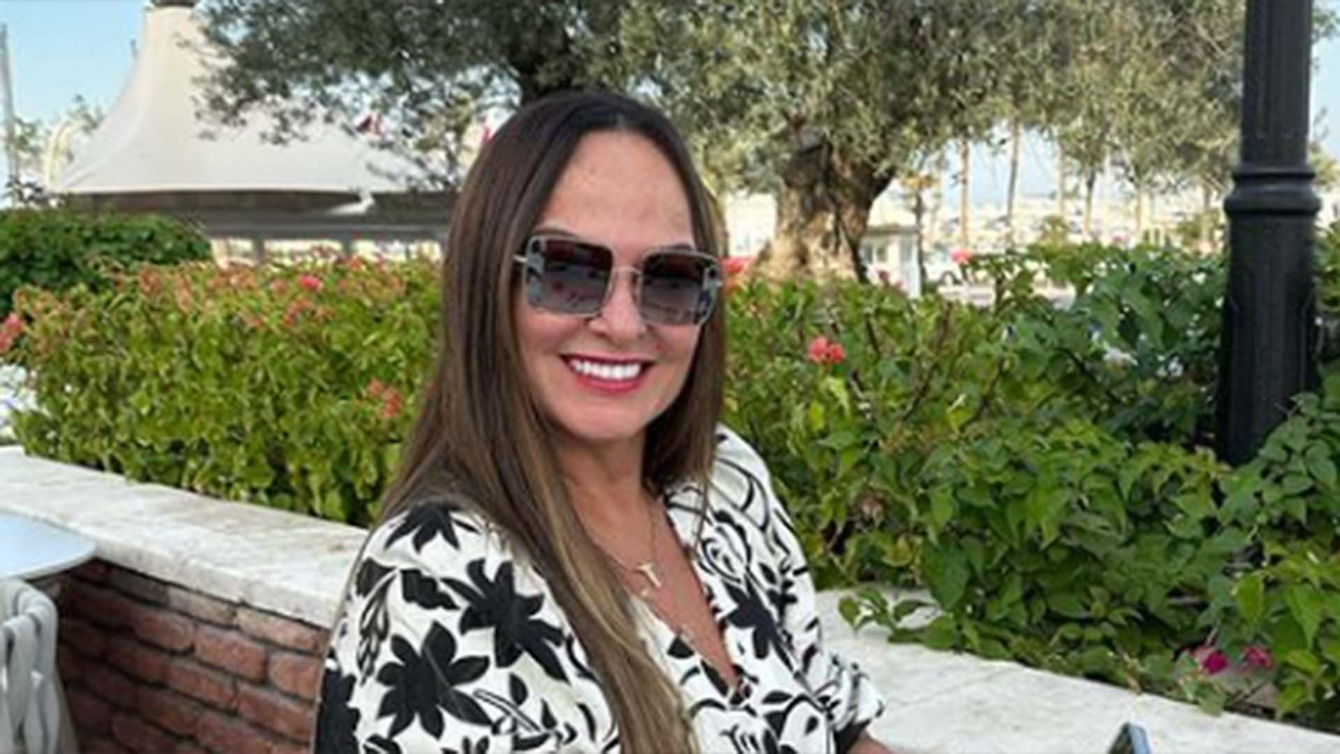 Mãe de Neymar Jr almoça em restaurante de luxo no Catar