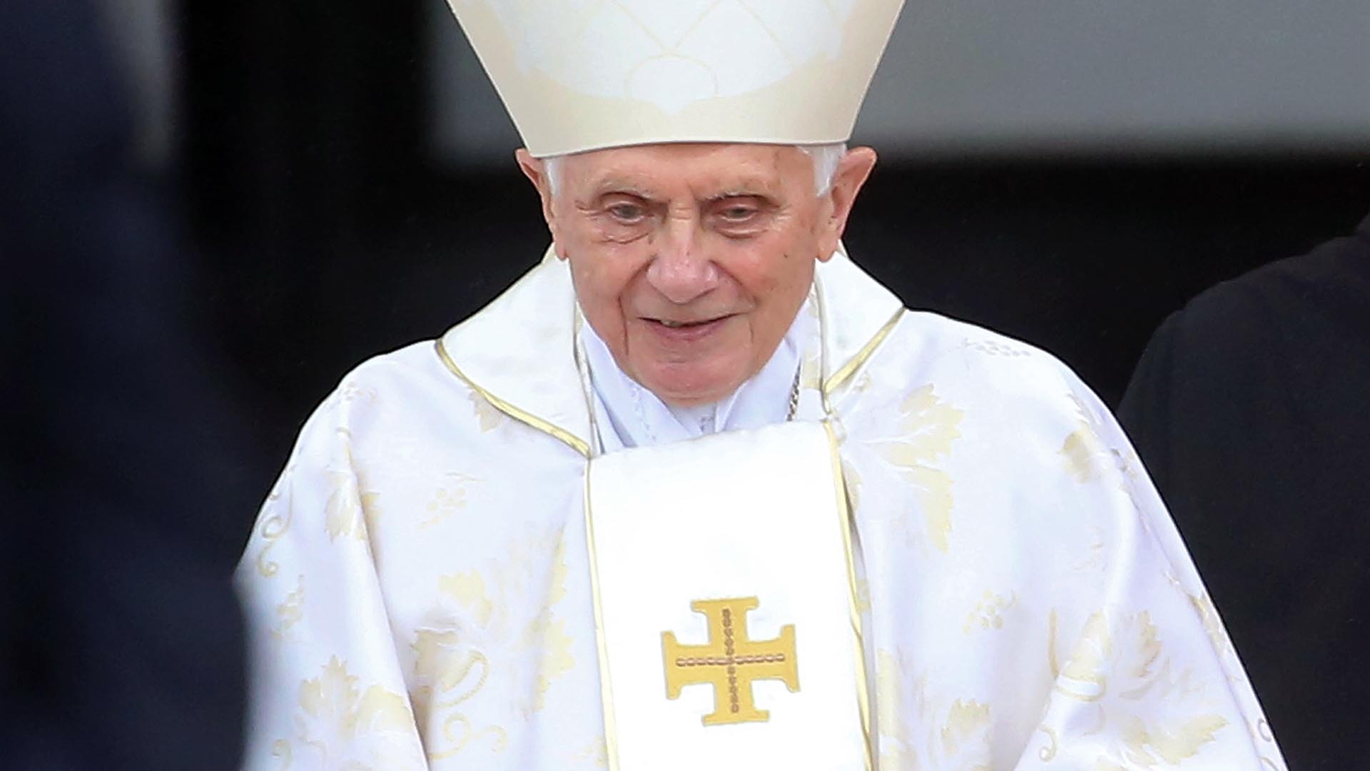 Papa Francisco revela que Bento XVI está muito doente