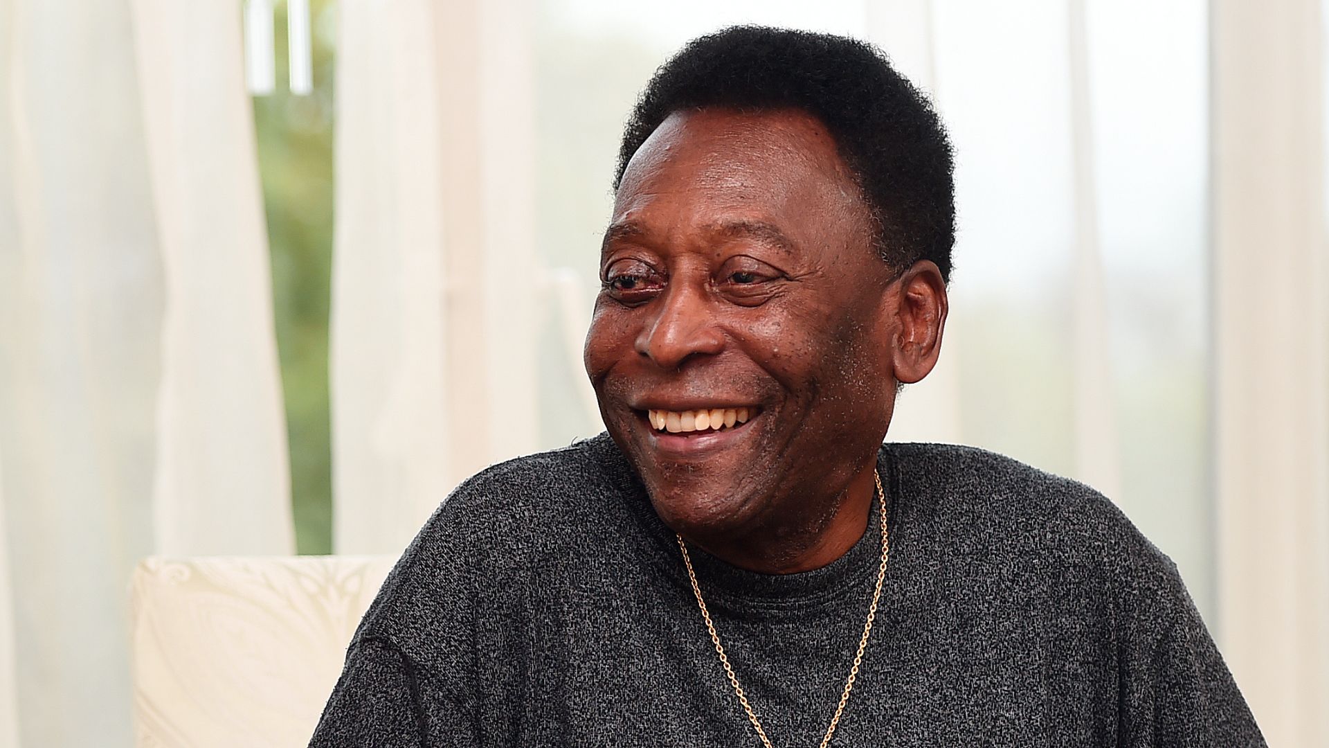 Pelé já quebrou dedo de Sylvester Stallone em gravação de filme; relembre história