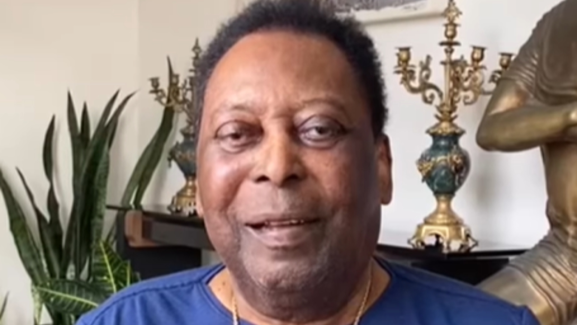 Pelé apresenta melhora em infecção respiratória, de acordo com boletim médico
