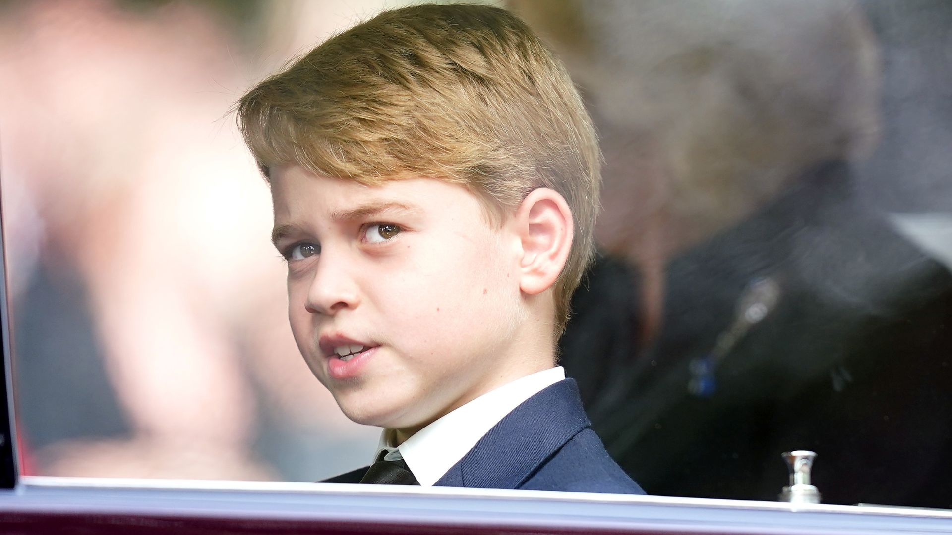 Príncipe George, aos 9 anos, mostra talento em desenho e pintura