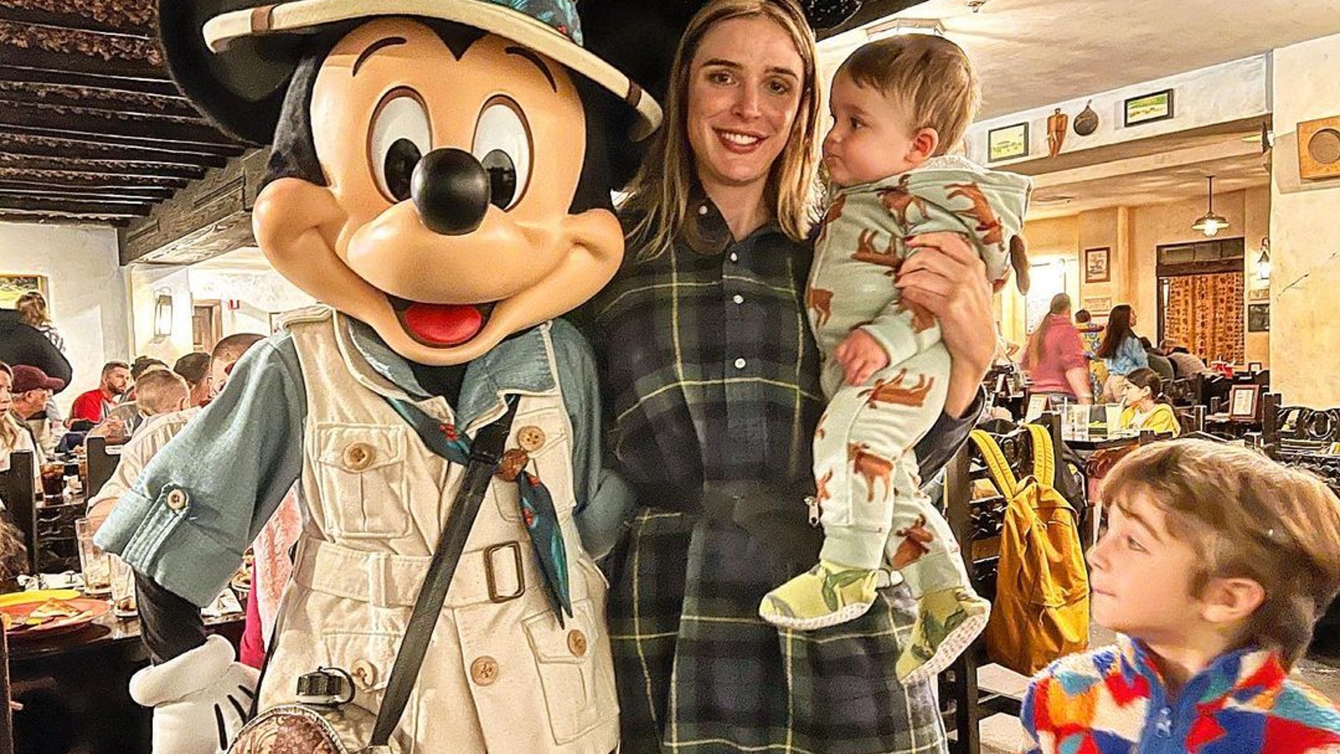 Rafa Brites não leva babás para Disney e justifica: “medo de criar bobões”