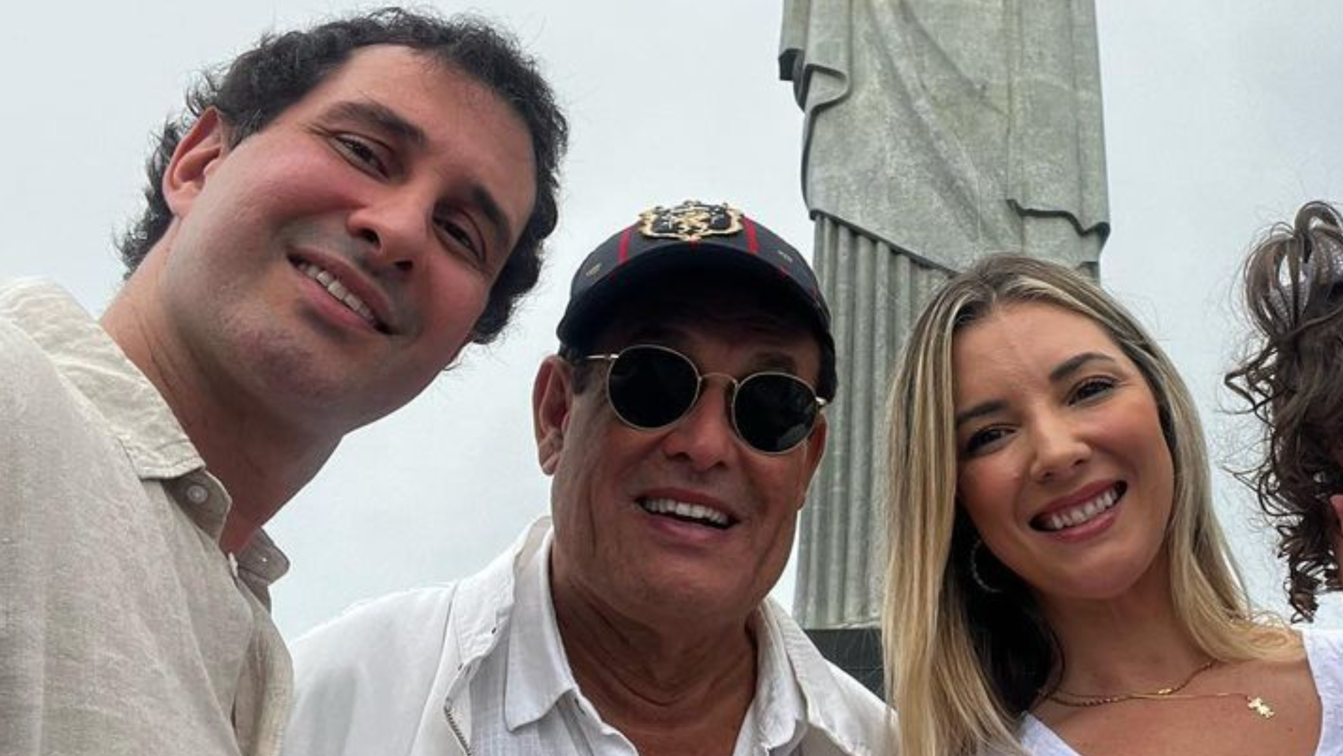 Sergio Mallandro compartilha batizado da neta no Cristo Redentor: ”Em grande estilo”