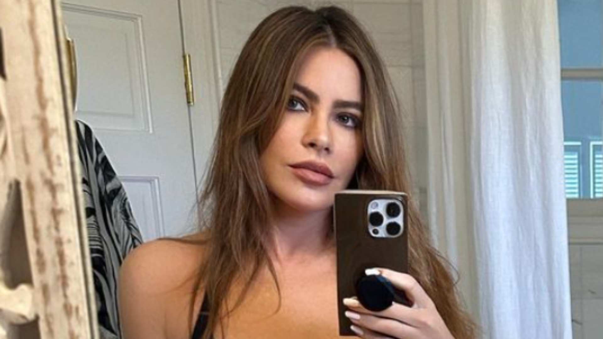 Com 50 anos, Sofia Vergara deixa seguidores chocados ao posar de biquíni