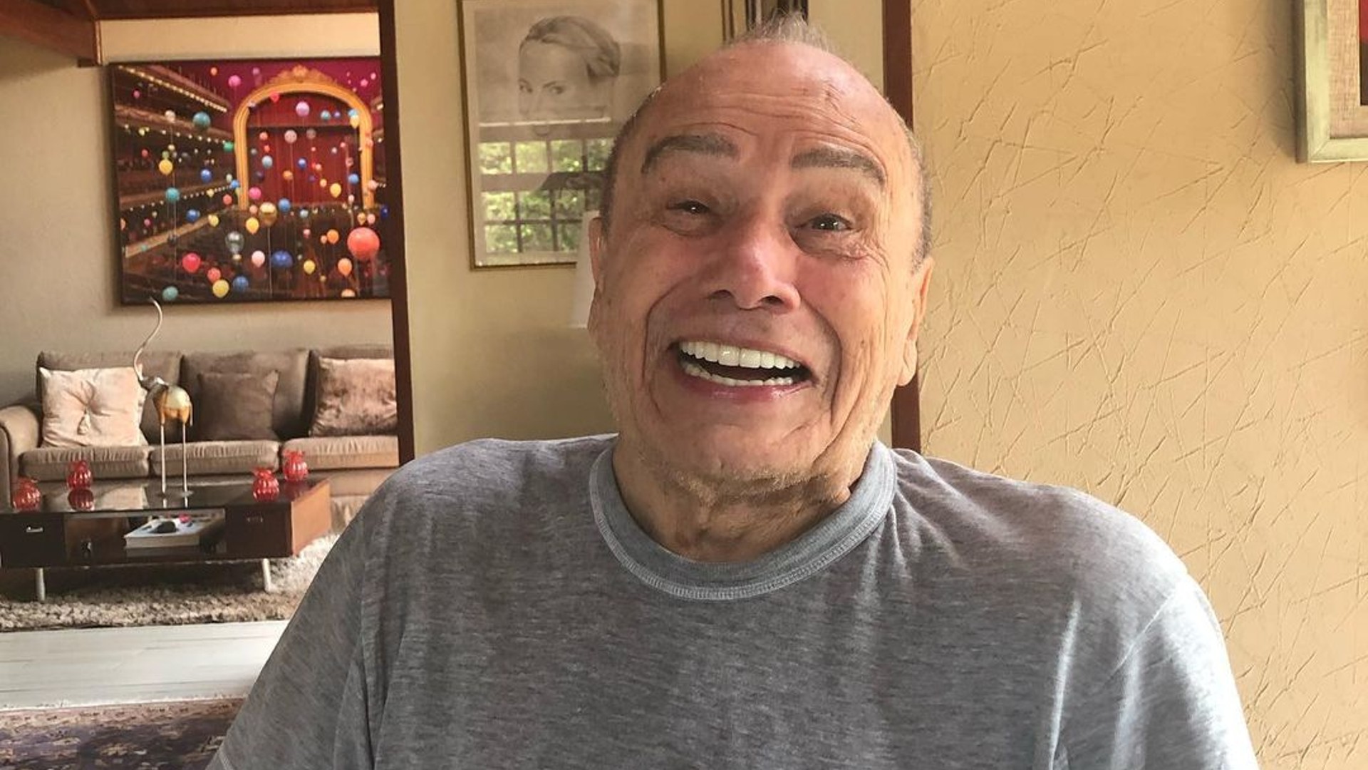 Stênio Garcia fala de sequela no pulmão após contrair Covid-19 aos 90 anos