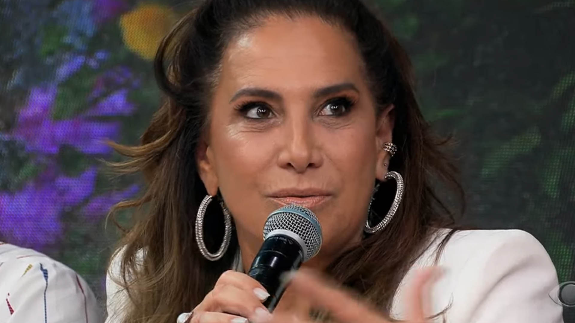 Totia Meireles revela motivo para não morar com o marido