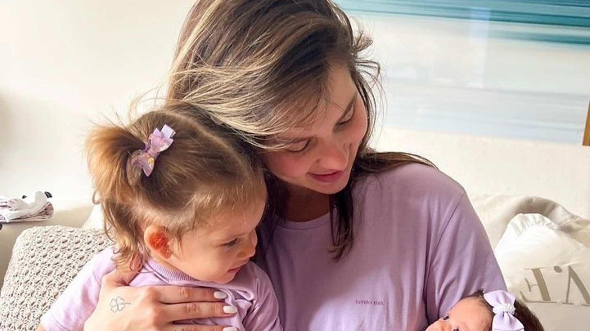 Virginia Fonseca compartilha vídeo das duas filhas interagindo e se derrete: “Coisa mais linda”