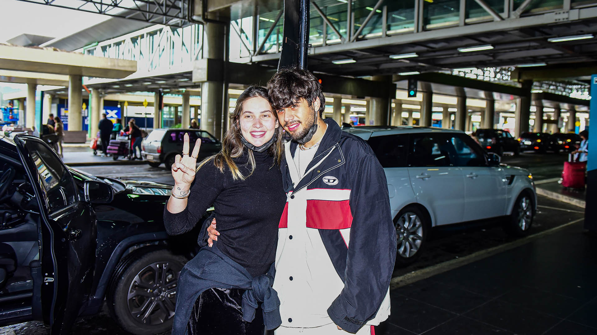 Virginia Fonseca e Zé Felipe voltam ao Brasil após viagem para Portugal