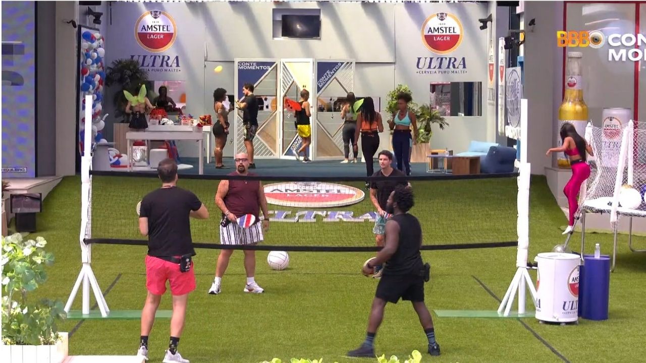 BBB 22: Com direito a pula-pula e aula de dança, brothers tem tarde descontraída