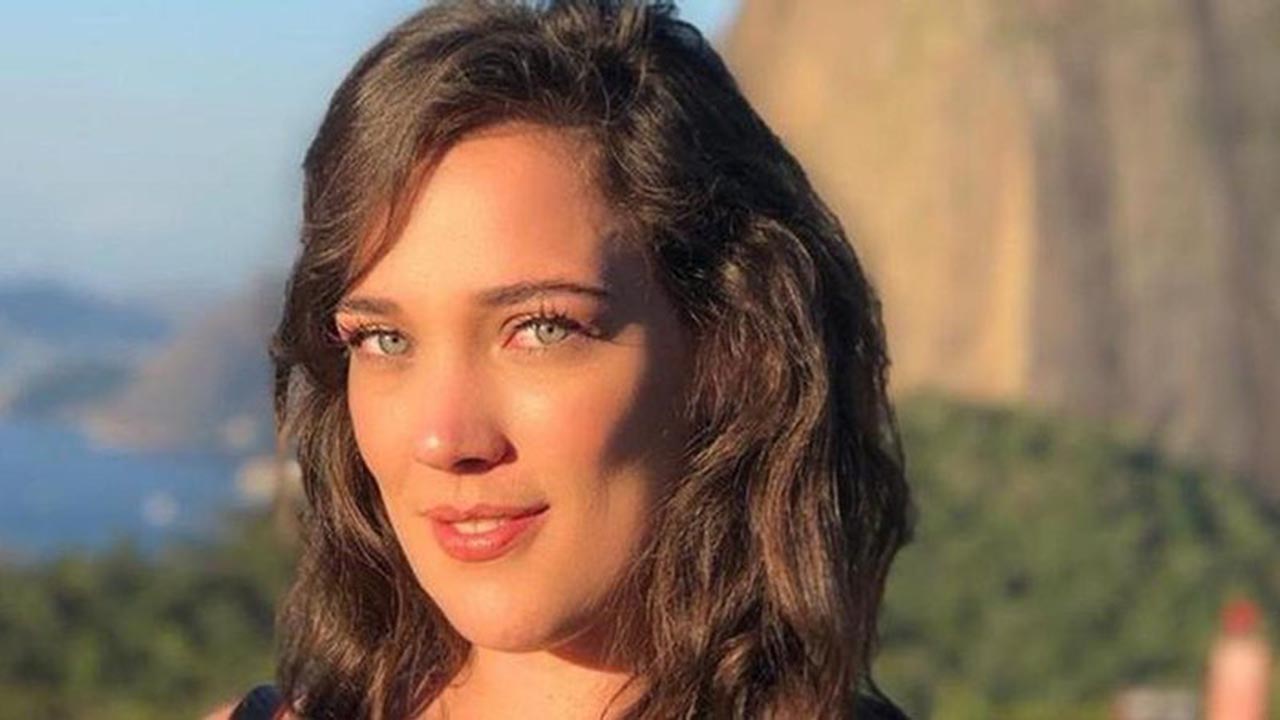 Adriana Birolli recebe elogios ao ser clicada de biquíni: ”Poderosa!”