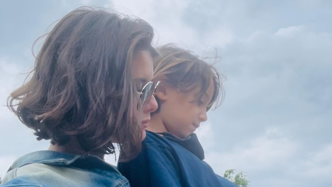 Alinne Moraes comemora a vacinação do filho contra a covid-19: ”Meu filhote vacinado”