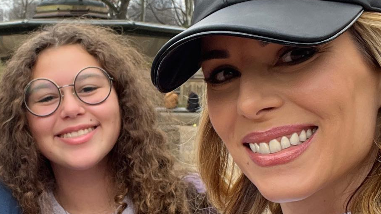 Ana Furtado publica selfies com a filha, Isabella, e a cachorrinha da família: ”Amor”