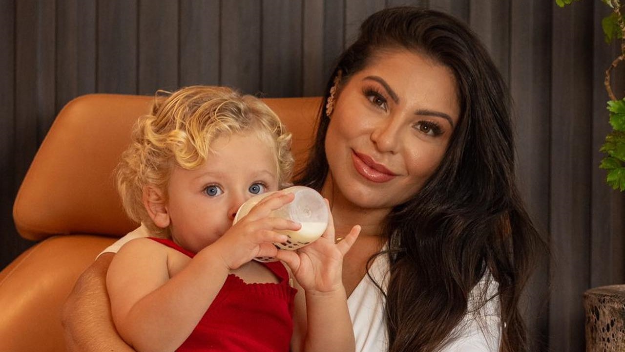 Andressa Ferreira se declara ao compartilhar fotos com o filho, Bento